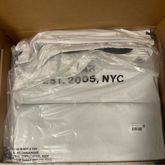 BRAND NEW Large Black Telfar Bag with Dust Bag - Picture 4 of 4